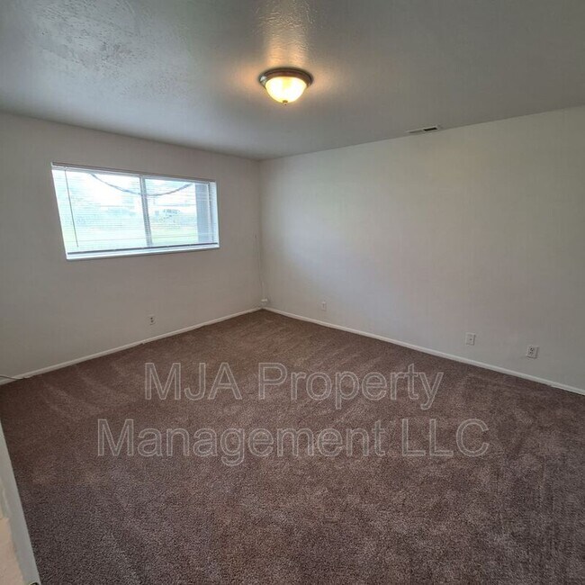 Building Photo - 4642 S Arlington Park Dr