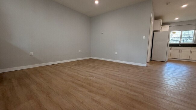Building Photo - 923 W 75th St., LLC