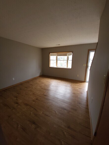 Living room - 364 E Mithoff St