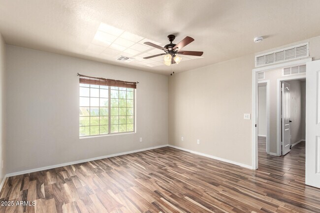 Building Photo - 5722 S 240th Dr