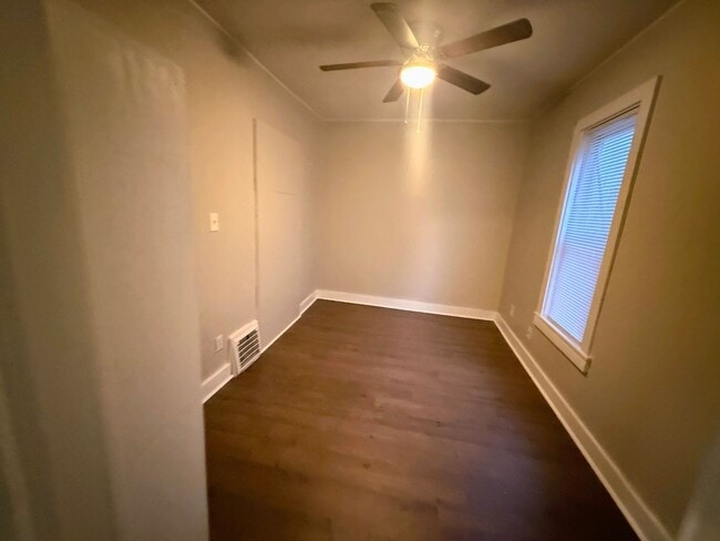 Building Photo - Newly renovated 3-bedroom, 1-bath home in Akron