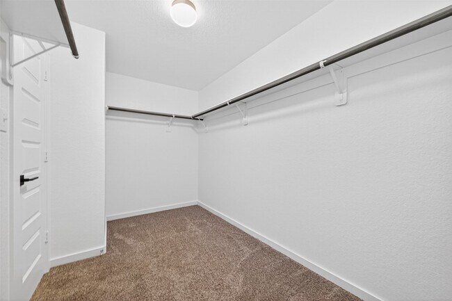 Building Photo - 16307 Rockdale Landing Dr
