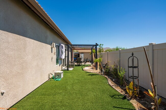 Building Photo - 64243 Eagle Mountain Ave