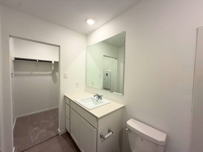 Building Photo - 6220 Sandpiper Ln