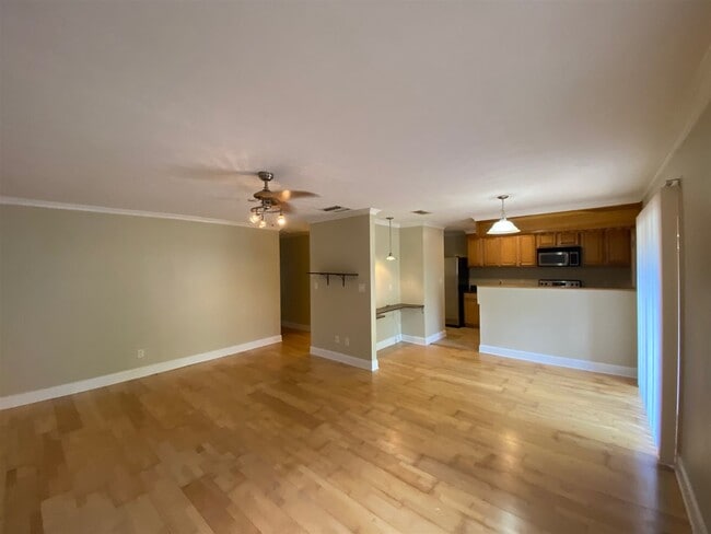 Building Photo - 311 Westwood Dr