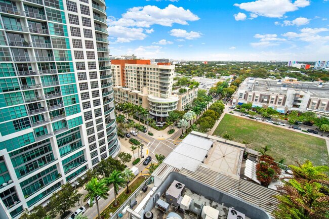 Building Photo - 121 NE 34th St