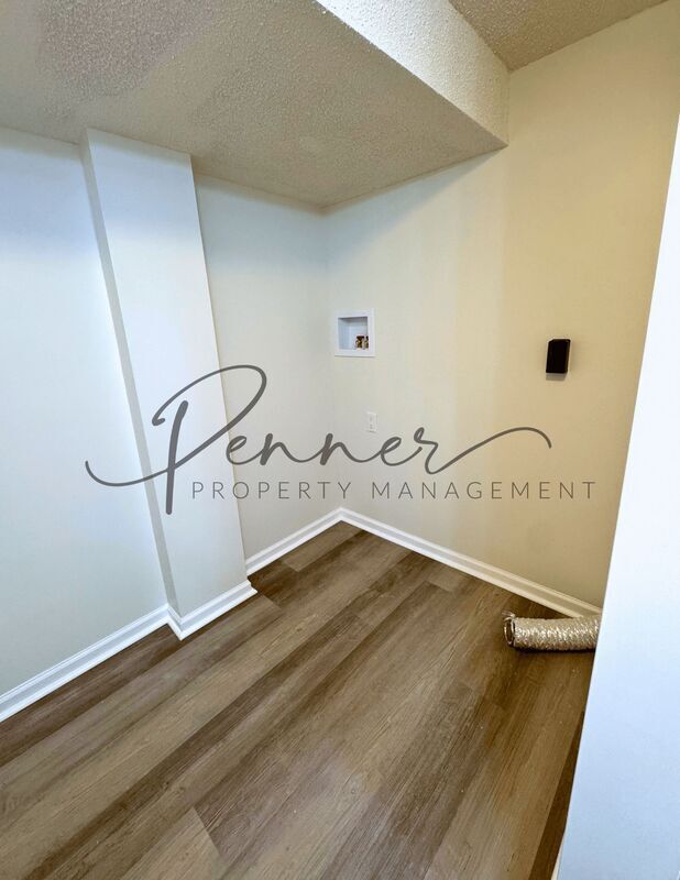 Building Photo - 101 SW Chicago St