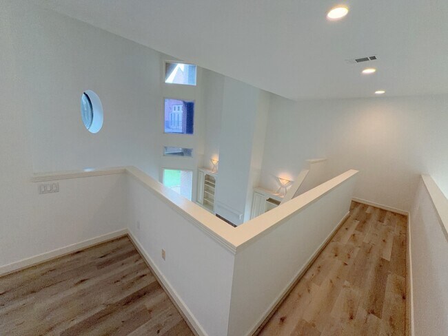 Building Photo - 11852 Taylorcrest Rd