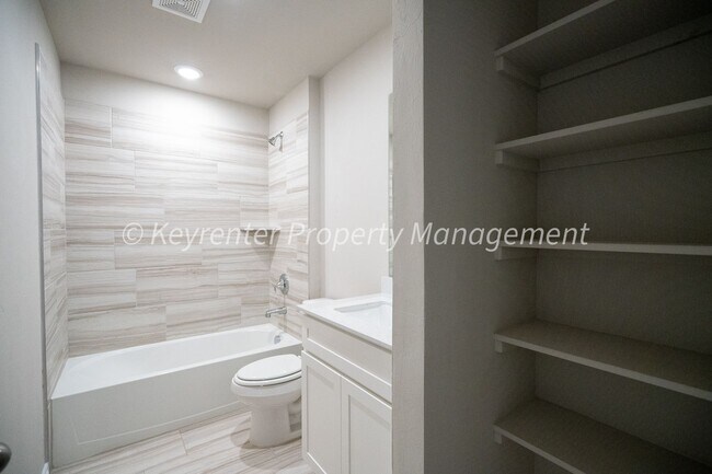 Building Photo - Gorgeous 4 Bed 2 Bath Home in Deer Creek School District!