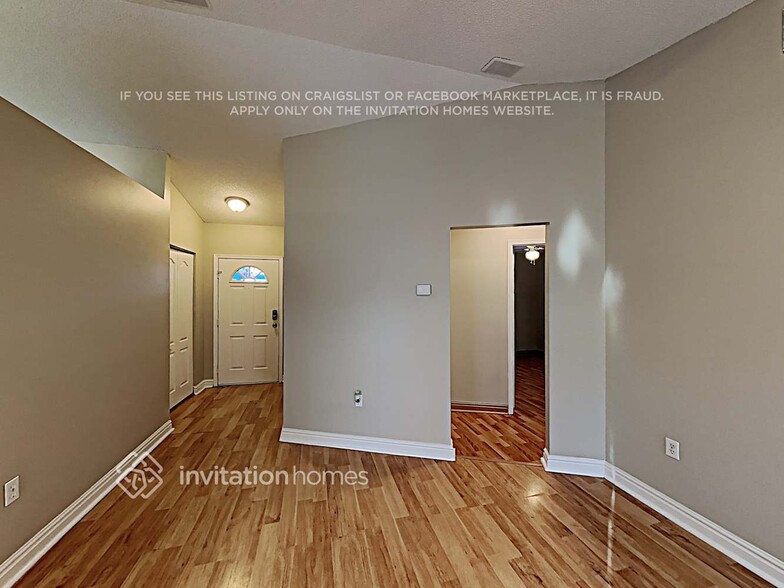 Building Photo - 1002 Peachwood Dr