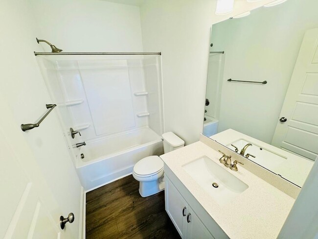 Building Photo - 511 Richland Crst Ln