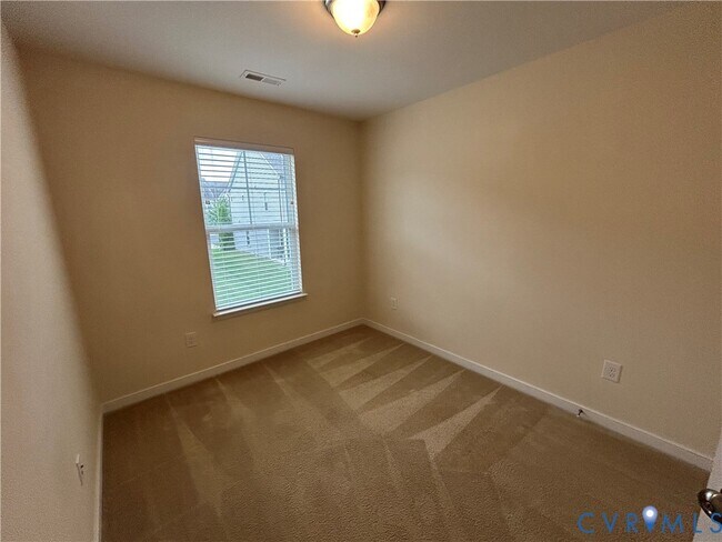 Building Photo - 8213 Center Path Ln