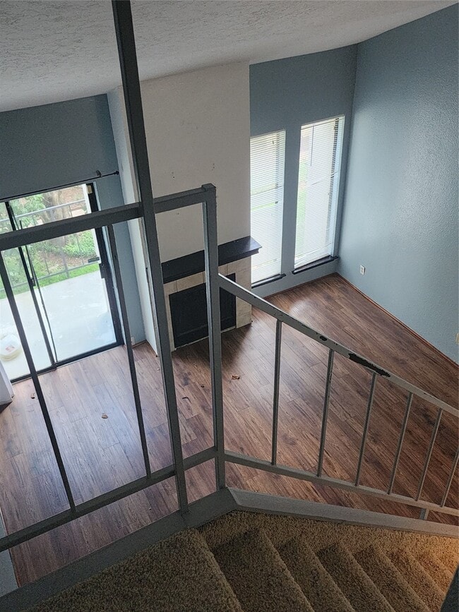 Building Photo - 10811 Richmond Ave.