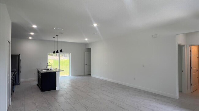 Building Photo - 3315 W Montgomery Ln