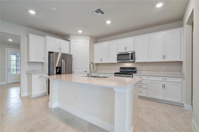 Building Photo - 17017 Pine Lily Ln