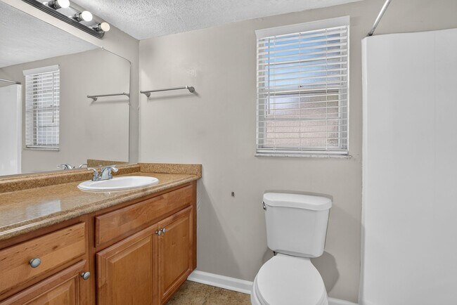 Building Photo - 53 Windtree Ln
