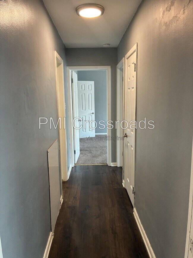 Building Photo - 16015 Van Aken Blvd