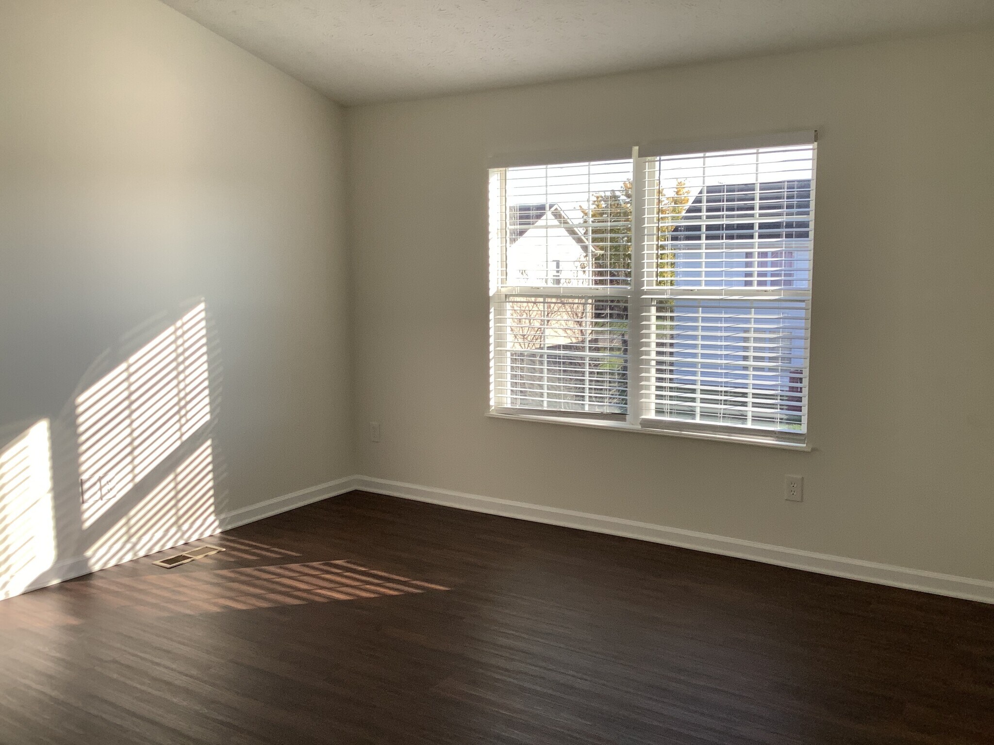 Building Photo - 945 Atmore Pl