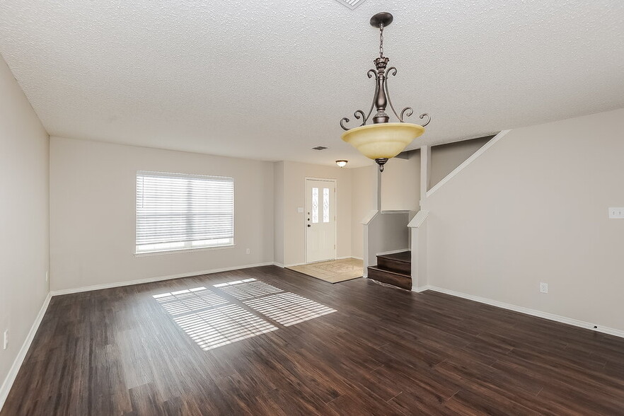 Building Photo - 7325 Moon Ridge Ct