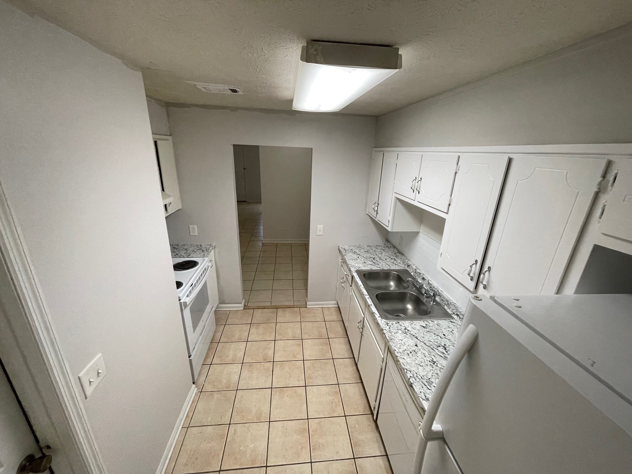 Building Photo - 2642 Union Cir