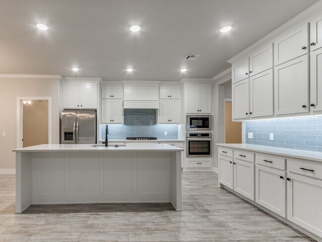 Building Photo - 3201 Hayven Cir