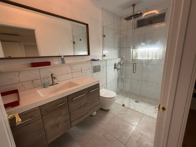 Building Photo - Spring Lawson