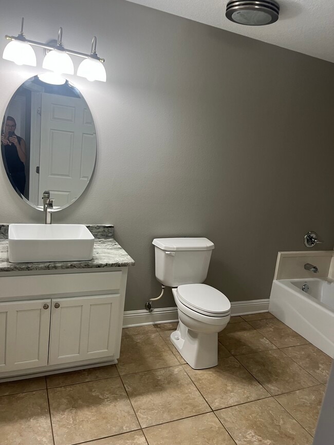 Building Photo - 701 Sarazen Dr