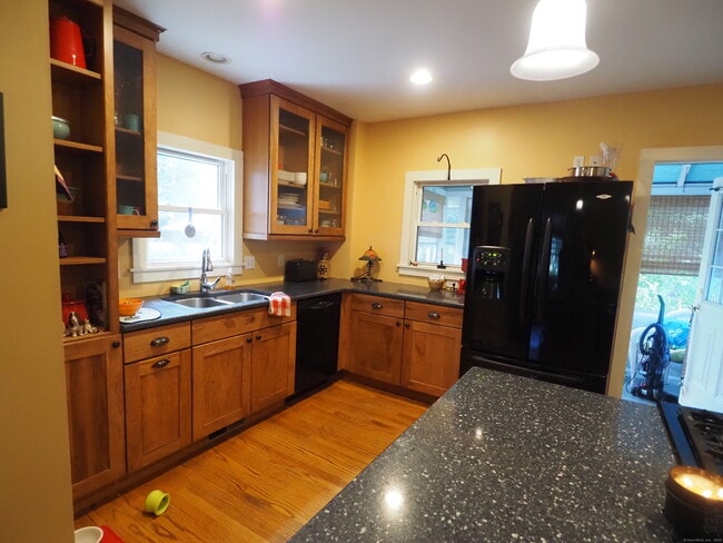 Building Photo - 87 Starkweather St