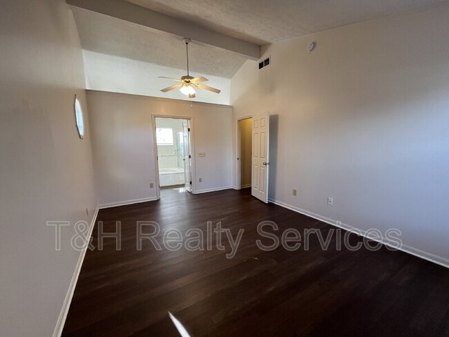 Building Photo - 6827 Antelope Dr