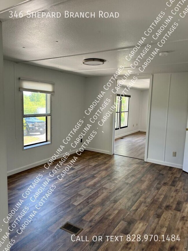 Building Photo - 346 Sheppard Branch Rd