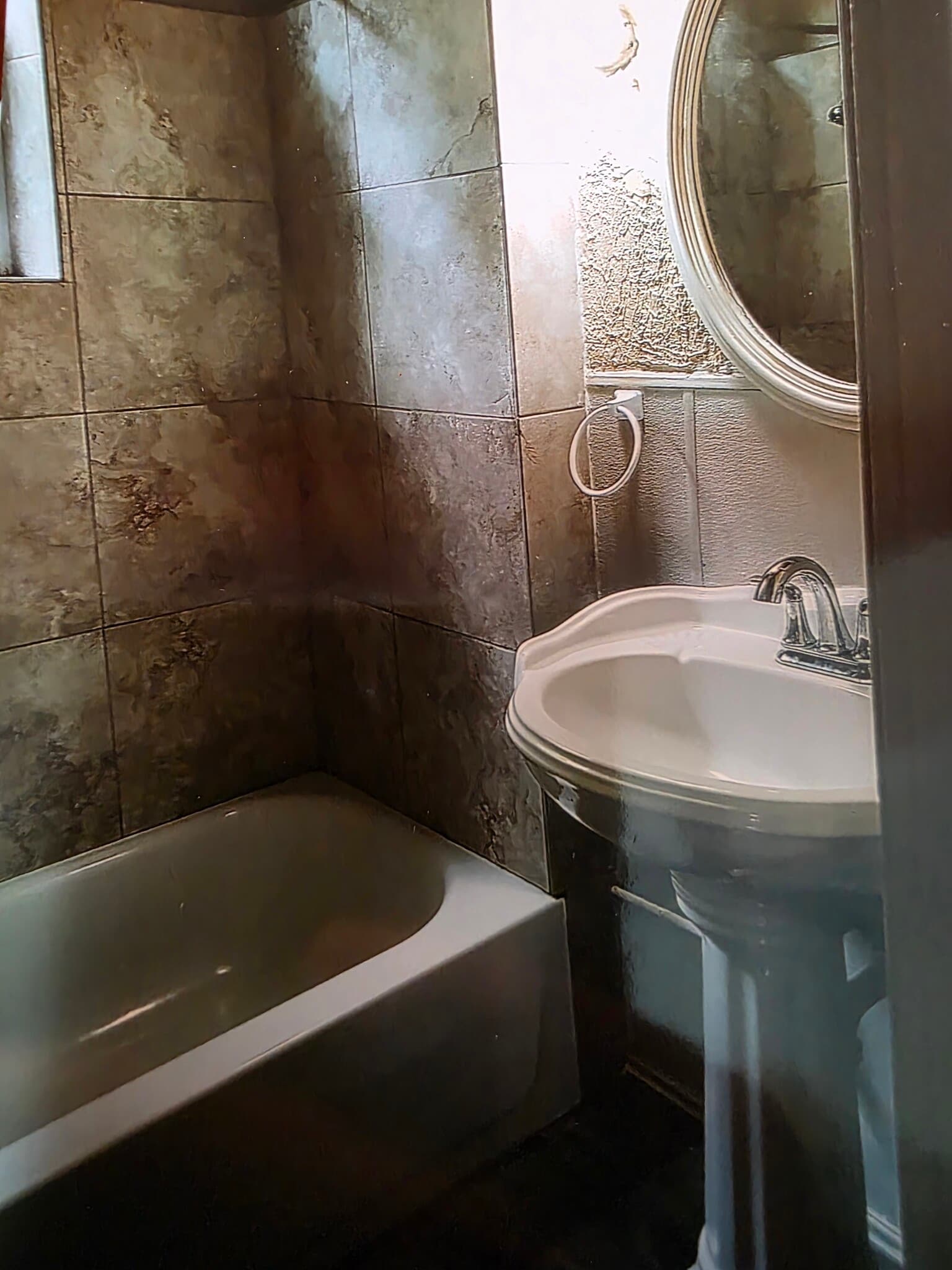 Building Photo - 735 E Mitchell Ave