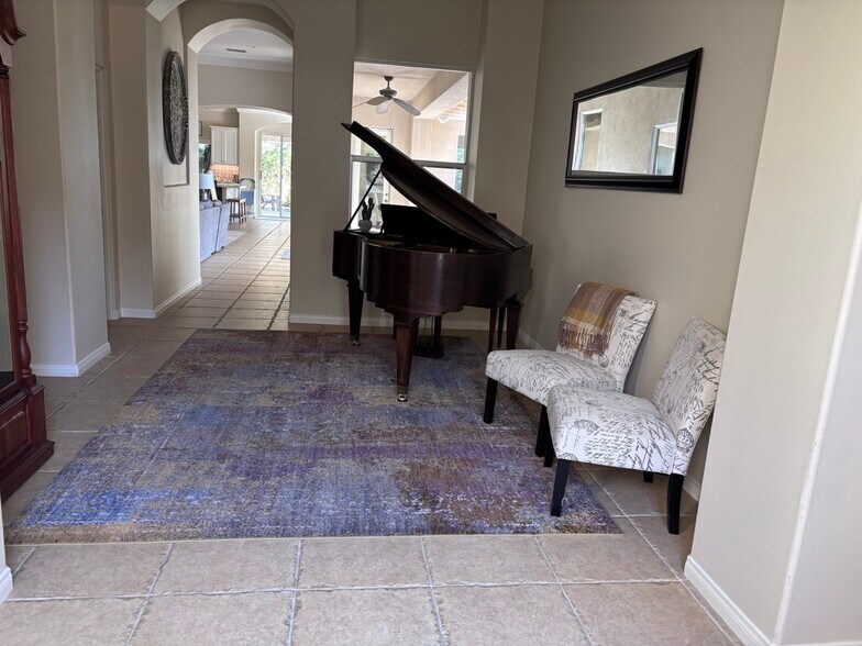 Building Photo - 90 Clavel Ct
