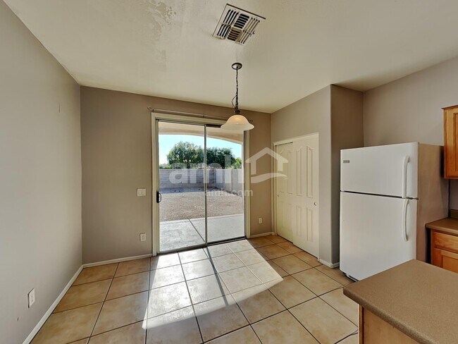 Building Photo - 6922 S 38th Ln