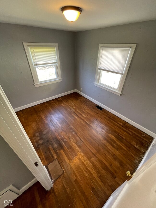 Building Photo - 822 N Emerson Ave