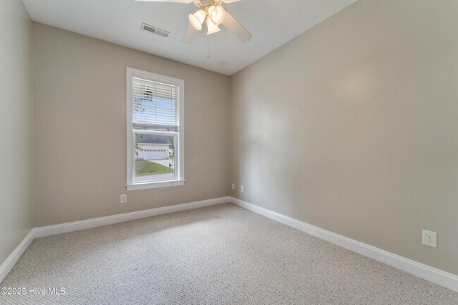 Building Photo - 246 Blue Creek Farms Drive