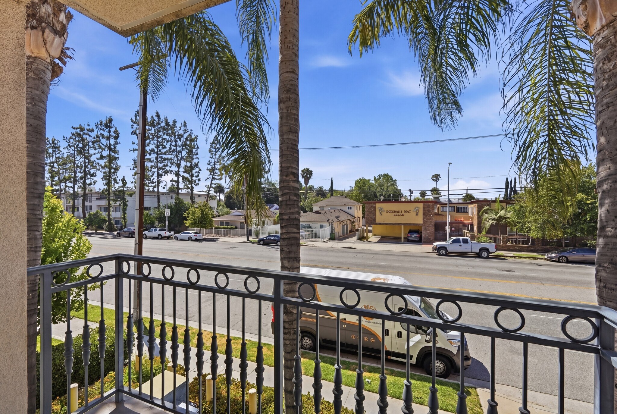 Building Photo - 13941 Sherman Way