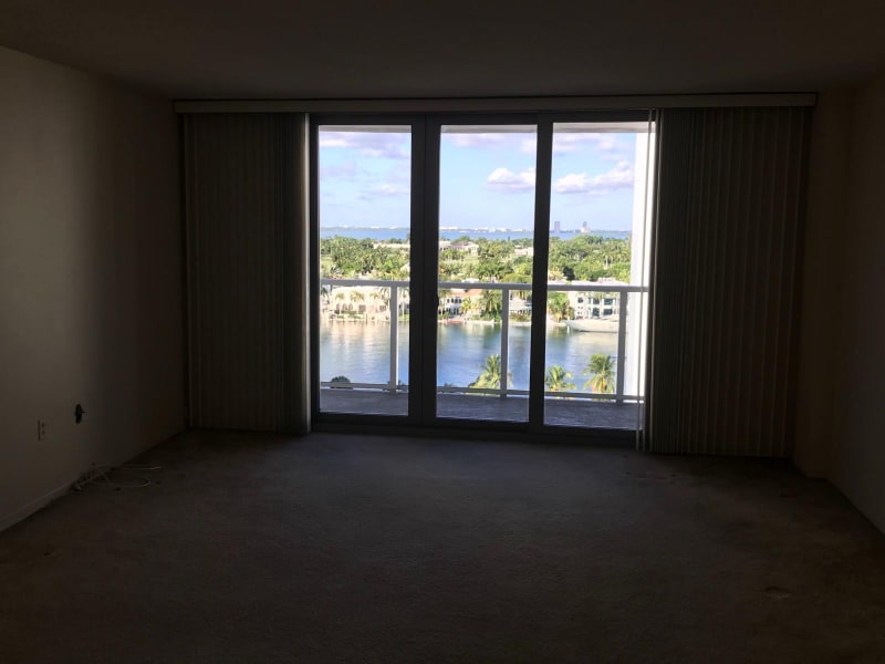 Building Photo - 5701 Collins Ave