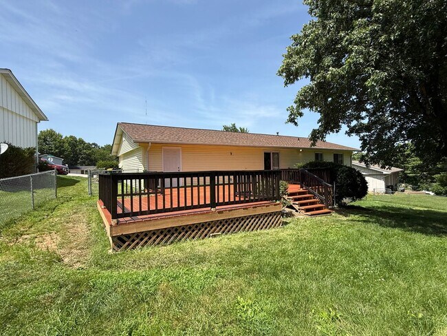 Building Photo - 5360 Glencullen Way