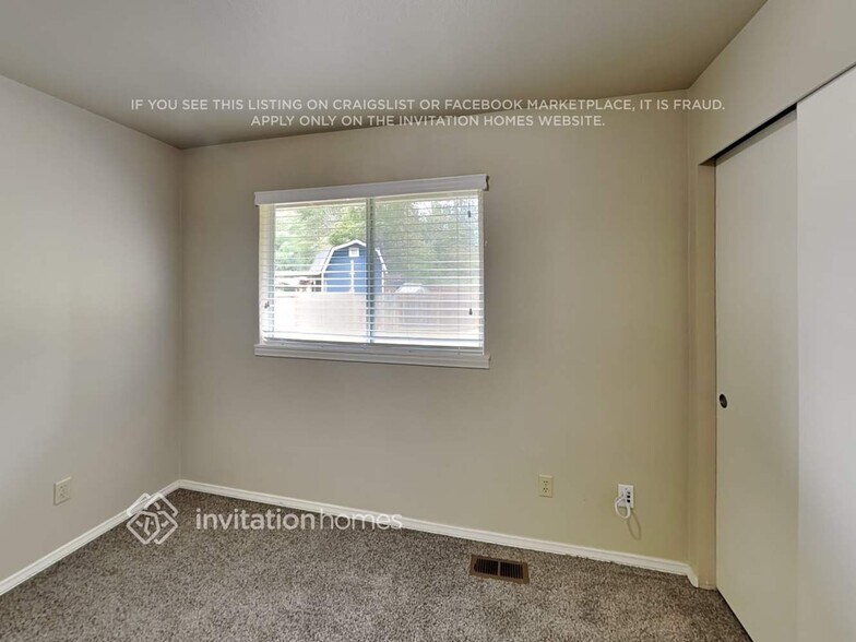 Building Photo - 6811 62nd Dr NE