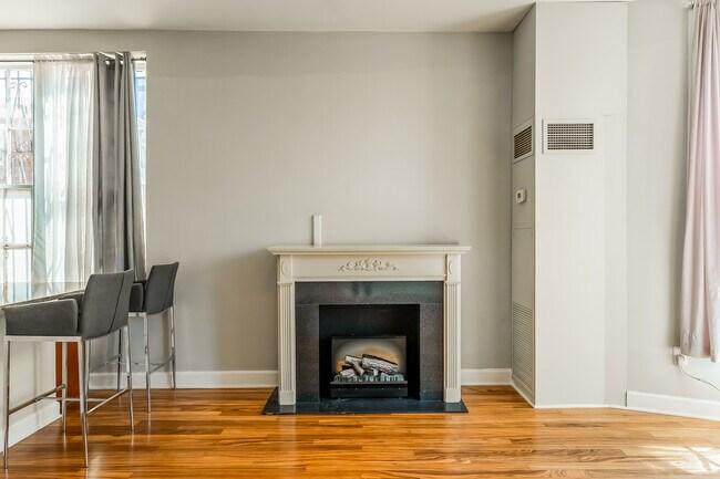 Building Photo - 333 2nd St NE