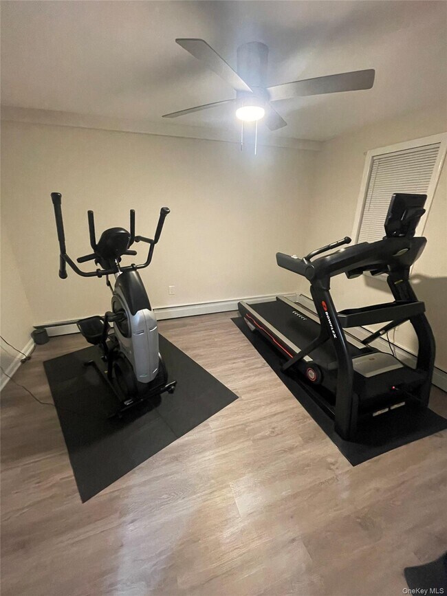 Building Photo - 250 New York Ave