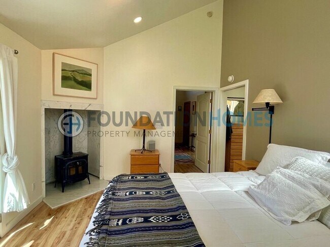 Building Photo - 45A Laurel Grove Ave