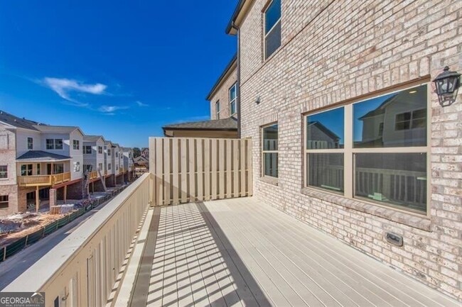 Building Photo - 272 Commons Ave