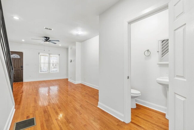 Building Photo - 3839 Folsom St