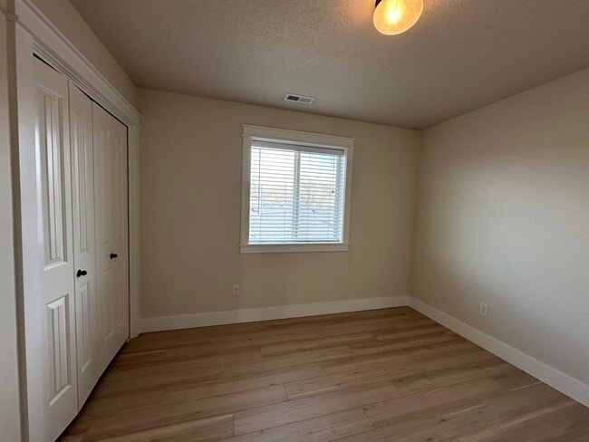 Building Photo - 7700 N Abe Ln