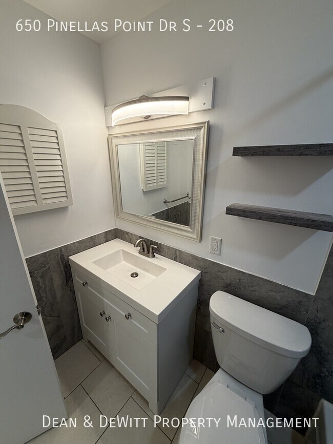 Building Photo - 1 Bed/1 Bath - Unit 208