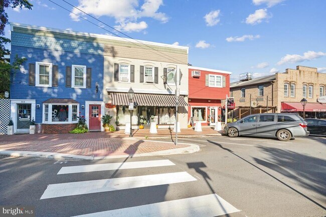 Building Photo - 1555 Rivertown Pl