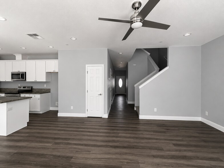 Building Photo - 12 Roscommon Ct