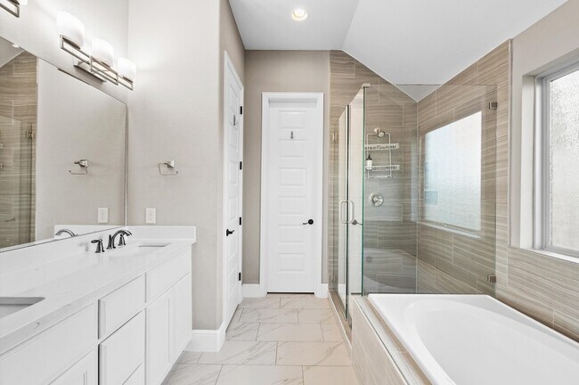 Building Photo - 9707 Highland Pointe Dr