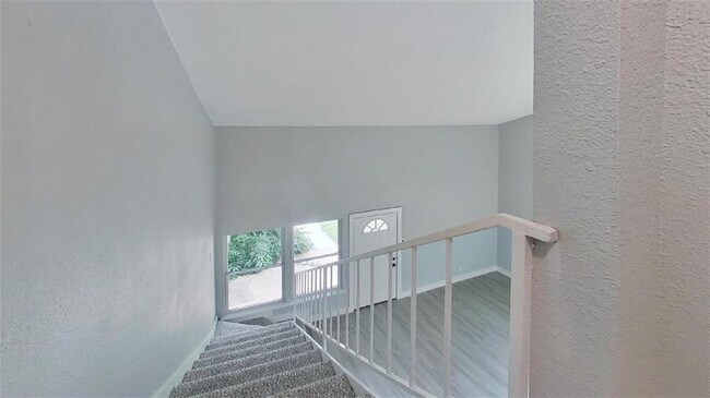 Building Photo - 1916 Valley Hill Cir